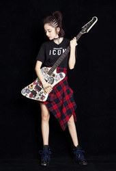 顛覆魅惑來襲!韓都衣舍首席好看官娜扎《縫紉機樂隊》挑戰搖滾少女