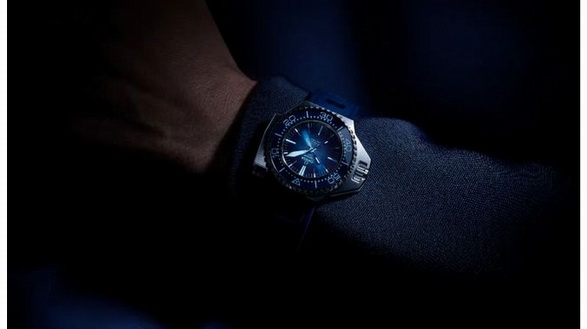 男人愛冒險,得入一只歐米茄海馬系列潛水表