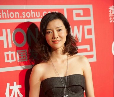 35歲的車曉真敢穿,居然露這么多?