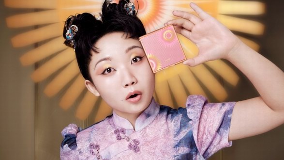 美康粉黛官宣彩妝代言人,自信演繹有趣的靈魂“萬里挑一”