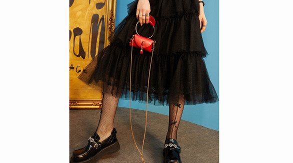 蛋糕裙怎么搭配上衣 夏天這個搭配簡直不要太好看!