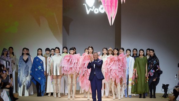 “‘嫵’光時色”,共憶美好年華 ——嫵WOO 2021秋冬新品亮相上海時裝周