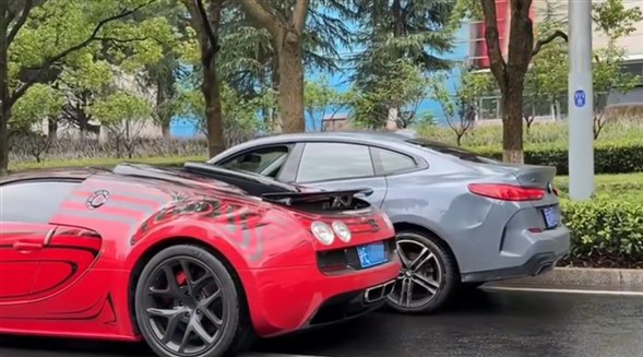 當布加迪超跑強行加塞撞到寶馬后……網傳該布加迪威龍Grand Sport Vitesse價值5000萬元