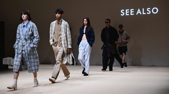 SEE ALSO隨性疊穿演繹經典,“解構永恒之境”驚艷上海時裝周